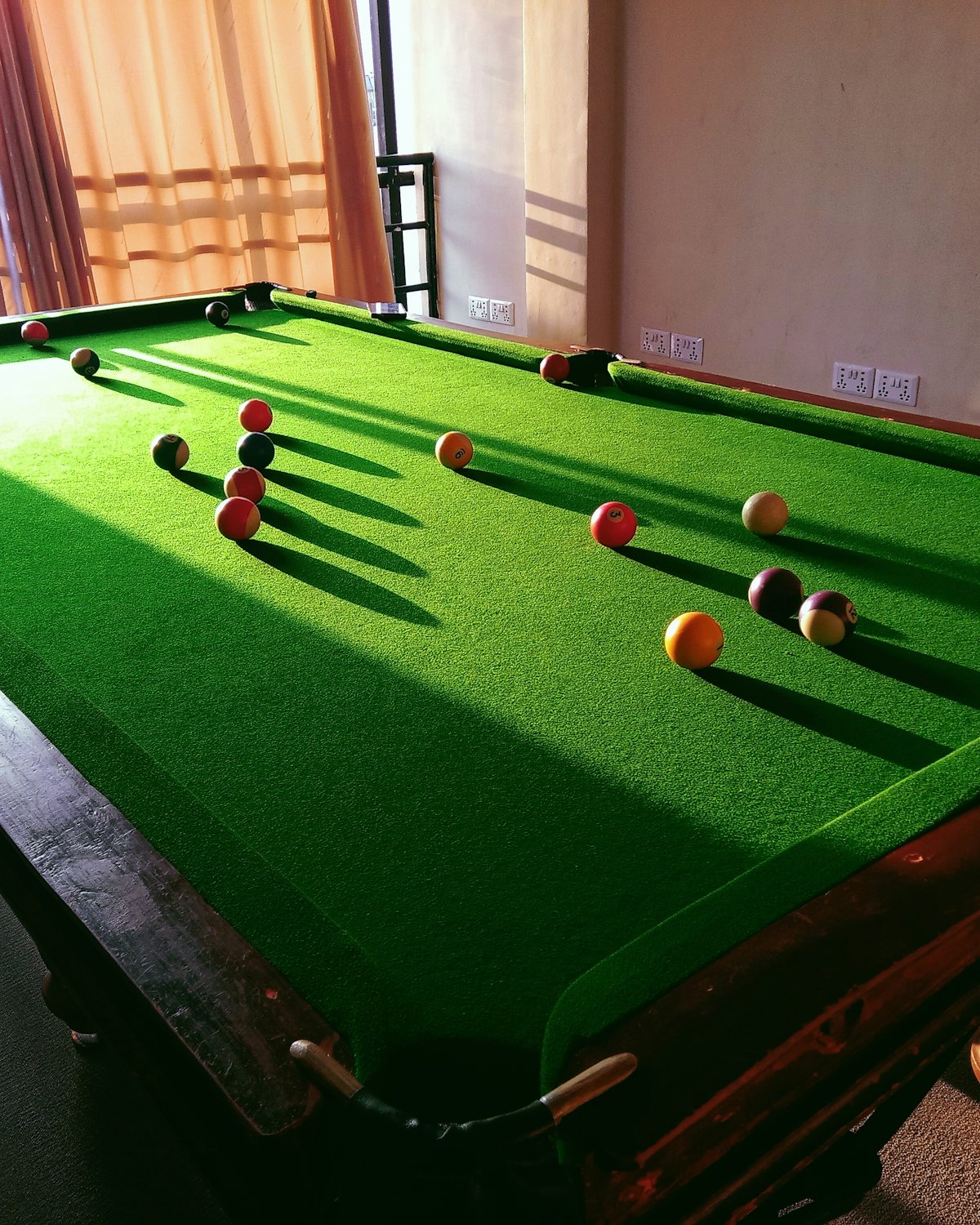 Dufferin Classic maple pool cue